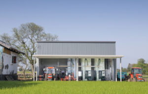 間口12.3m　奥行7.5m　軒高6.5m　27.4坪