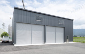 間口15.3m　奥行6.3m　軒高6.5m 　28.6坪