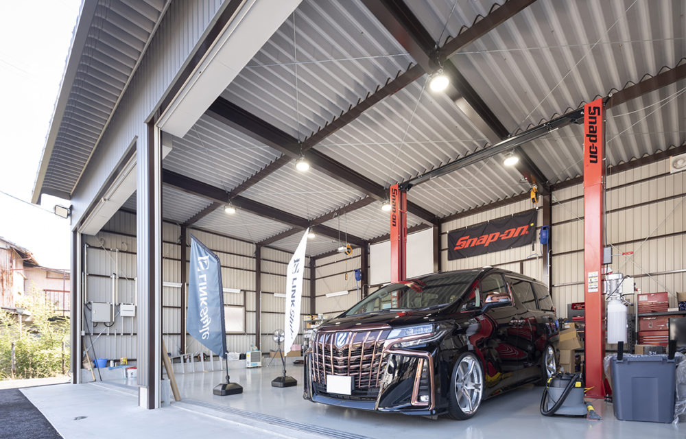 間口12.3m　奥行8.1m　軒高4.6m　30.2坪