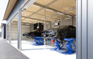 間口18.3m　奥行9.1m　軒高5.1m　50.1坪