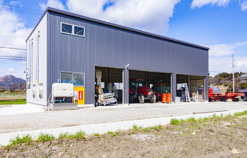 間口18.3m　奥行7.5m　軒高6.5m　40.8坪