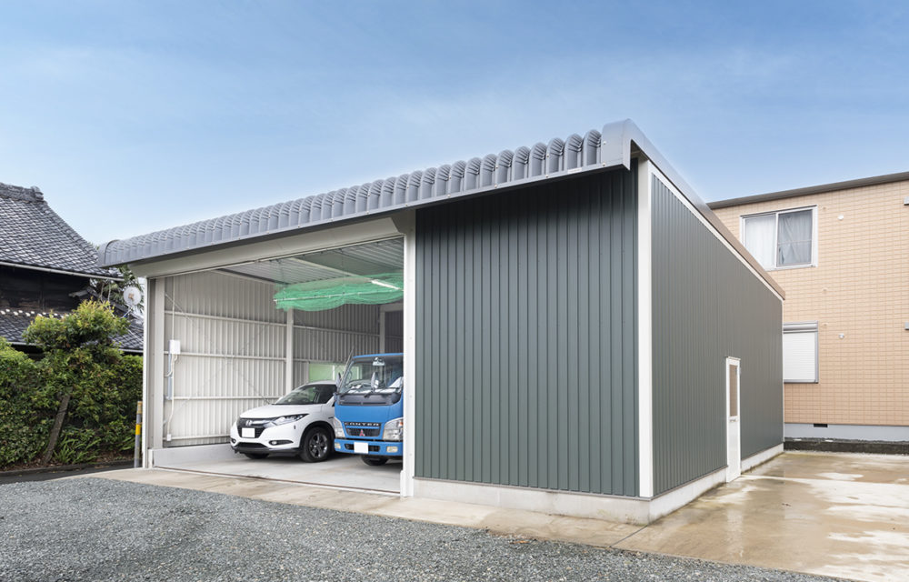 間口9.3m　奥行9.0m　軒高3.6m　25.6坪