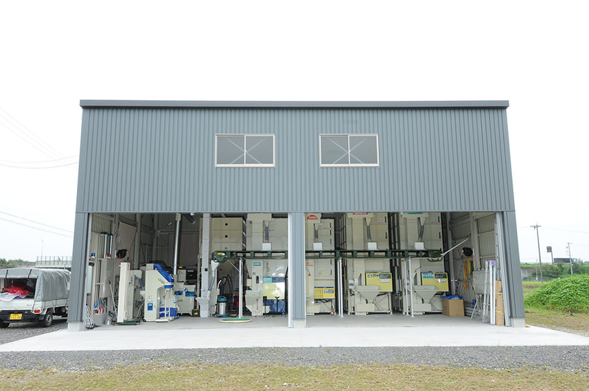 間口12.3m　奥行7.5m　軒高6.5m　27.4坪