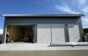 間口15.3m　奥行9.0m　軒高5.1m　42.2坪